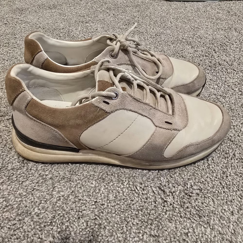 Zara Men's Beige and White Sneakers